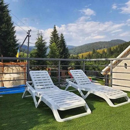 Lastivka Hotel Yablunytsya