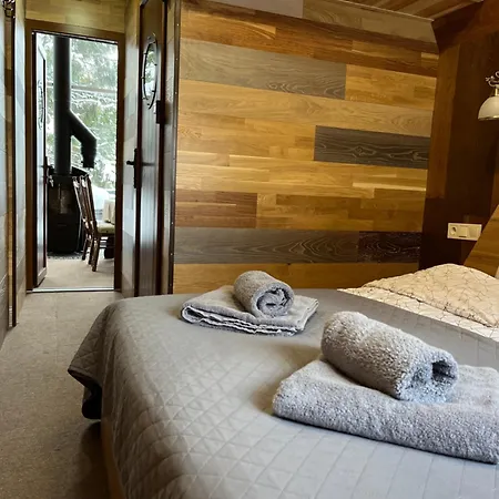 Hotel Lastivka Yablunytsya