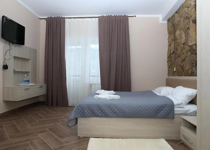 Lastivka Otel *