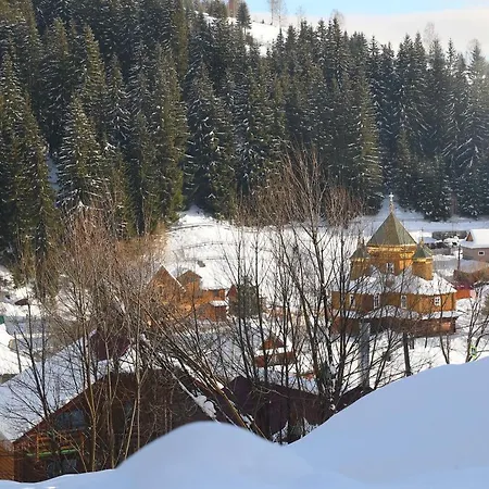 Lastivka Hotel Yablunytsya