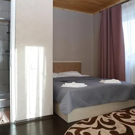 Lastivka * Yablunytsya