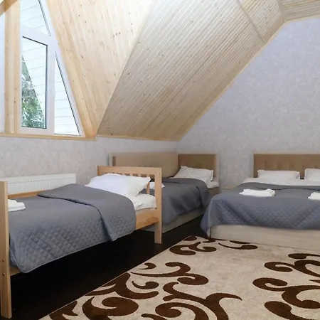 Lastivka Hotel Yablunytsya